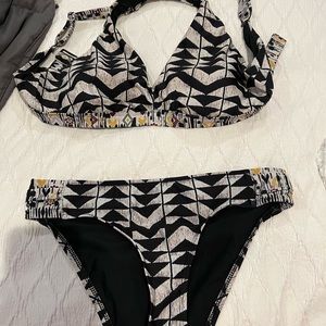 Title nine tribal print bikini D cup!